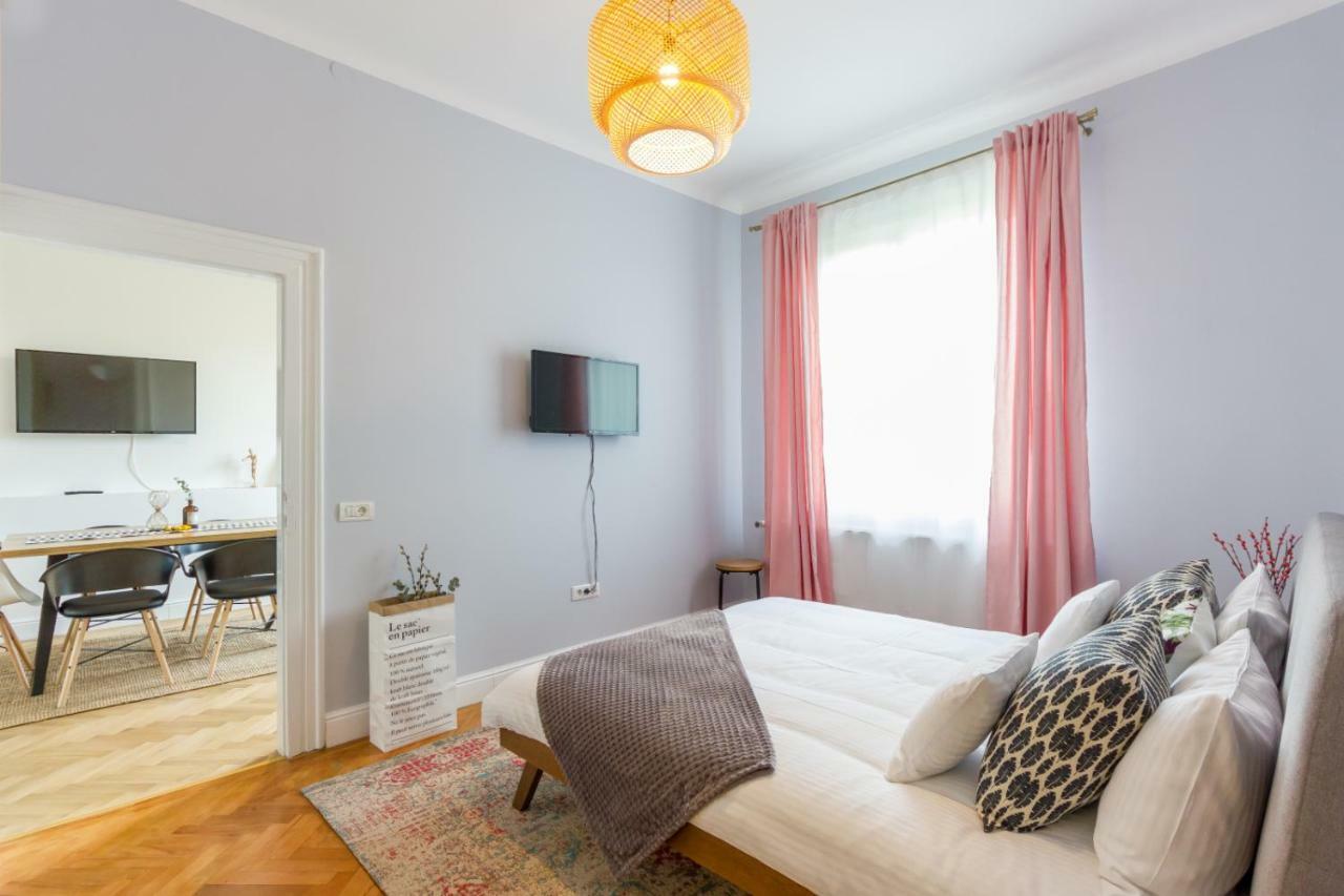 City Chic 3 Bedroom Apartment Cluj-Napoca Exterior foto