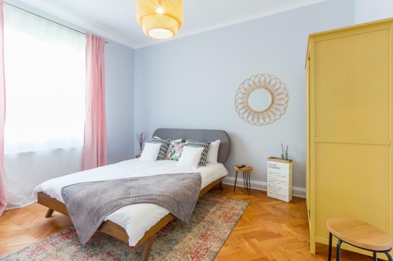 City Chic 3 Bedroom Apartment Cluj-Napoca Exterior foto