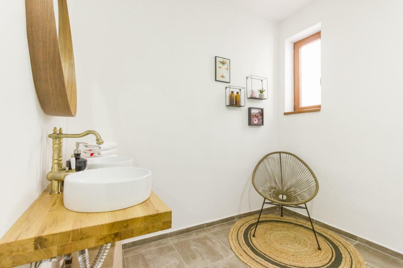 City Chic 3 Bedroom Apartment Cluj-Napoca Exterior foto