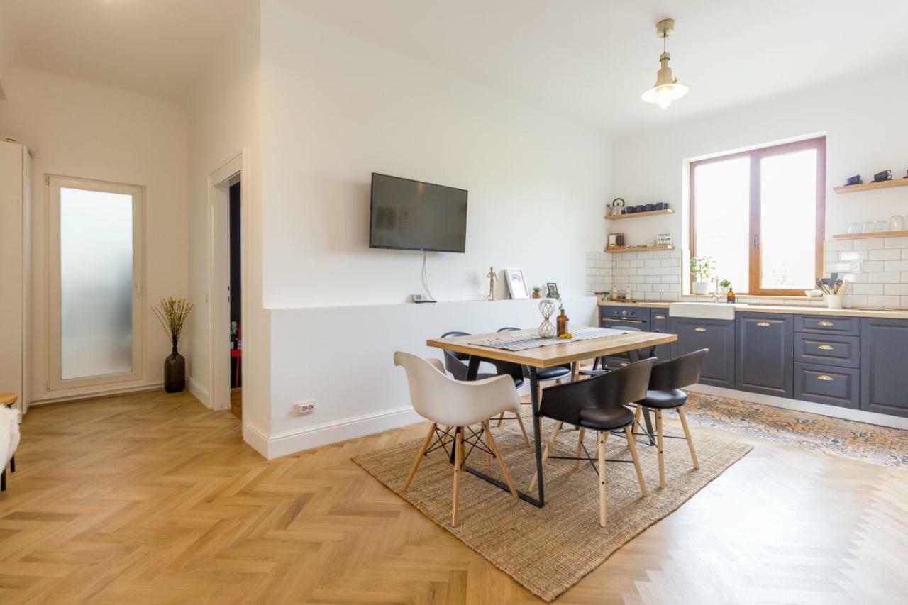 City Chic 3 Bedroom Apartment Cluj-Napoca Exterior foto